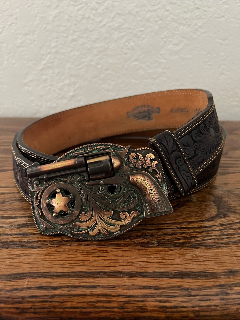 Justin Boots Revolver Embossed Leather Belt Size 36